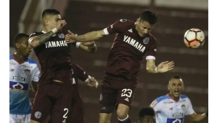 Lanús y Junior protagonizaron un duelo equilibrado.