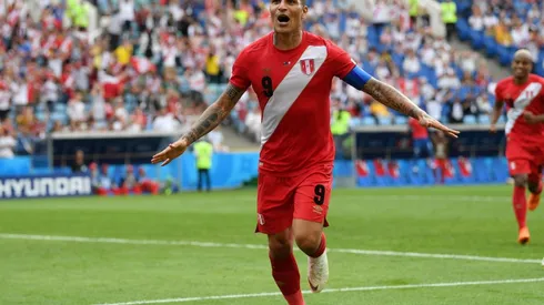 Los cinco clubes que quieren fichar a Paolo Guerrero