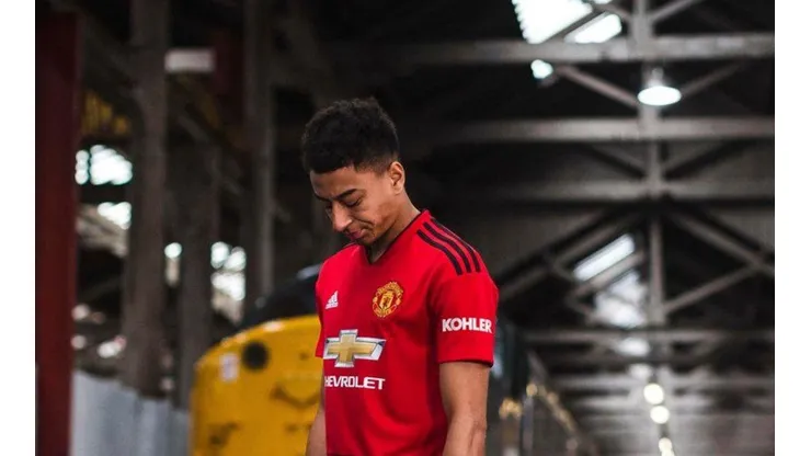 Manchester United presentó su nueva camiseta.