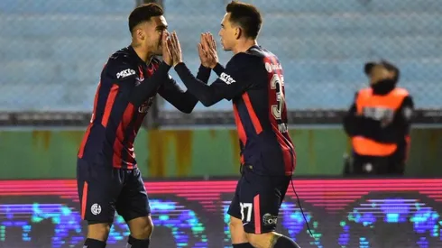 San Lorenzo celebra el tanto de la clasificación.