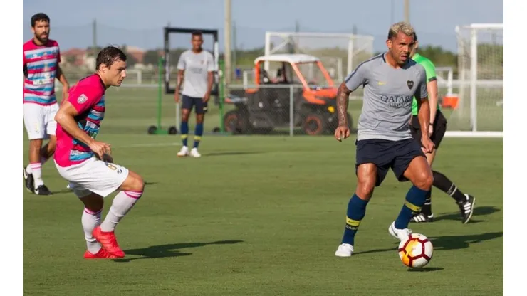 El salvadoreño pudo marcar en defensa al delantero Carlos Tévez