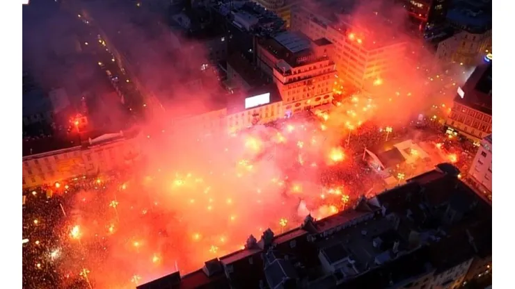 ¡TODO EN LLAMAS! Croacia recibió a sus futbolistas como héroes.
