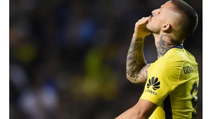 Benedetto festeja un gol con Boca