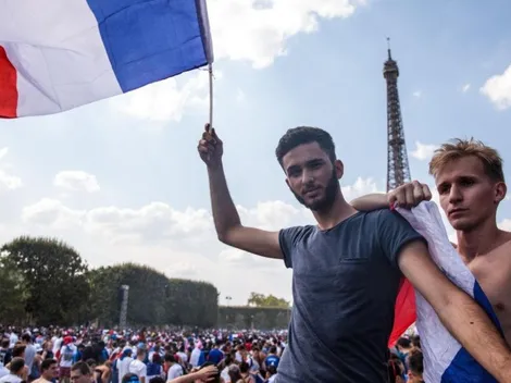 La Torre Eiffel, más francesa que nunca