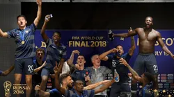 FELICIDAD DE CAMPEÓN. La conferencia de prensa de Francia con sus jugadores (Foto: @FIFAWorldCup).