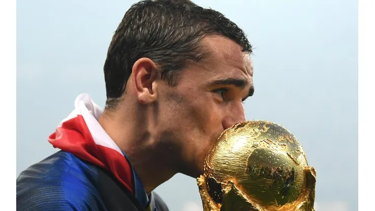 Griezmann besa el trofeo más preciado