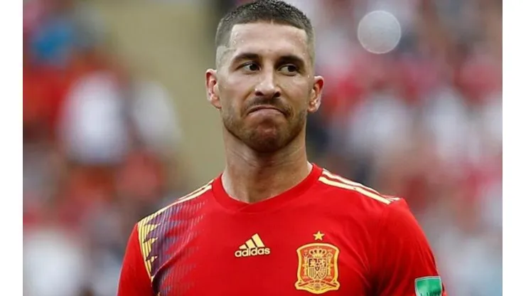 Sergio Ramos ensayó una mortal desde un yate minutos antes de la final del Mundial