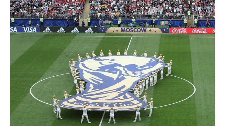 LA OBSESIÓN DE TODOS. El símbolo de la copa del mundo en la final del Mundial de Rusia 2018 (Foto: Getty).