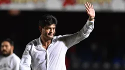 José Saturnino Cardozo recibió el Balón de Oro por su trayectoria en la Liga MX.