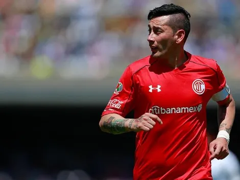 Rubens Sambueza ganó el "Balón de Oro" al mejor medio ofensivo