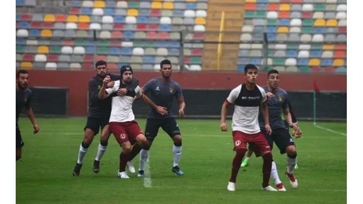 Blackburn (centro) acumula un tanto en tres partidos en Perú