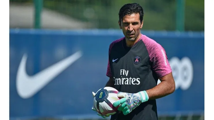 NUEVO CAMINO. Gianluigi Buffon durante sus primeros días en el Paris Saint-Germain.