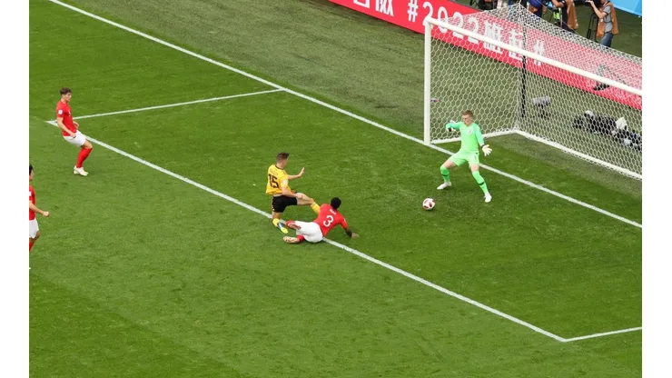 COMO UN NUEVE. Meunier define en el área chica para el 1-0 de Bélgica contra Inglaterra (Foto: Getty).