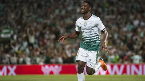 Djaniny Tavares llegará a reforzar al Al-Ahli Saudi Football Club.
