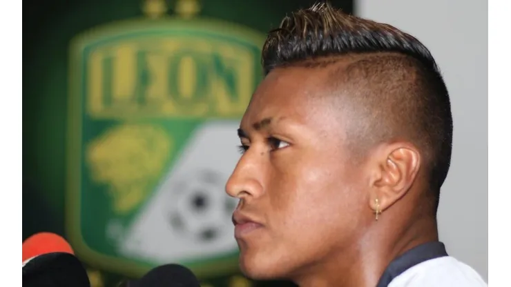Pedro Aquino fue presentado como nuevo refuerzo del Club León.