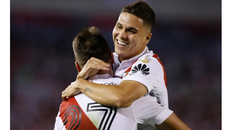 CELEBRA EL NALGÓN. Juan Fernando Quintero festeja con un abrazo con Pratto (Foto: Getty).