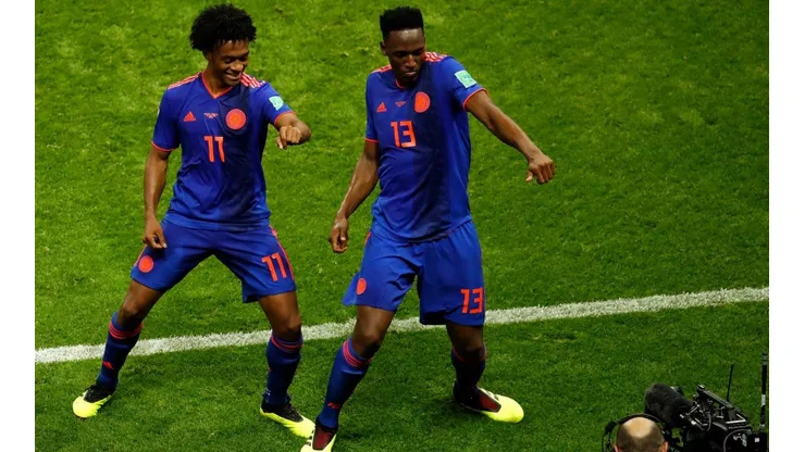 Cuadrado y Yerry Mina sorprendieron con su clásico baile en medio de una conferencia de prensa.