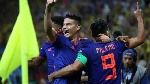 JUNTOS. James Rodríguez y Radamel Falcao celebran un gol de Colombia en el Mundial de Rusia 2018 (Foto: Getty).