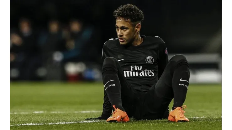 ¿SE QUEDA O SE VA? Neymar todavía no ha confirmado su futuro en el Paris Saint-Germain.