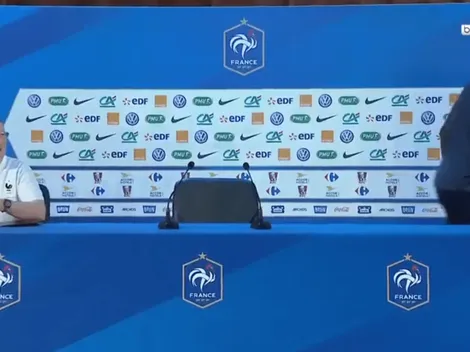 Se confundieron el nombre de Umtiti en conferencia, se levantó y amagó con irse