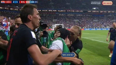 Foto de los jugadores de Croacia con el fotógrafo.