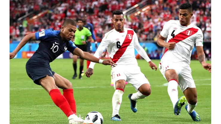 La Selección Peruana felicitó a los finalistas del Mundial. (Foto: Getty)