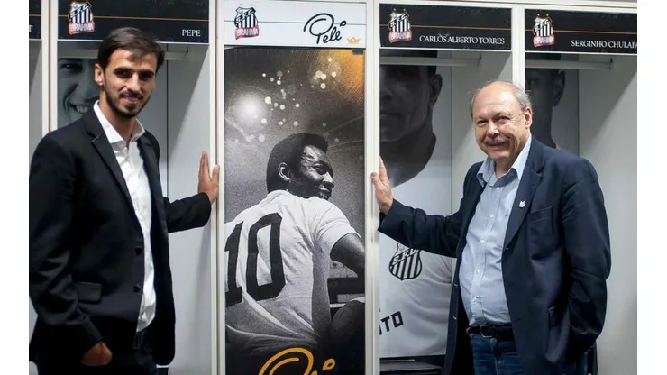 Bryan Ruiz fue presentado en Vila Belmiro y portará el 10 del mítico Pelé
