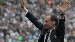Allegri saluda a los hinchas de la Juventus