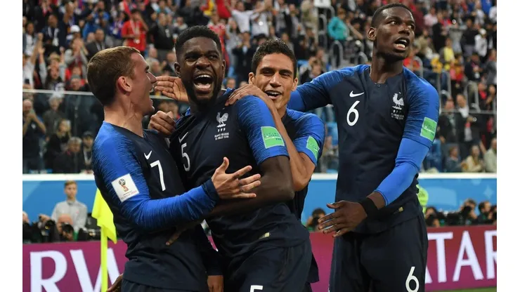 EL PASE A LA FINAL. Griezmann celebra junto a Umtiti el gol del triunfo (Foto: Getty).