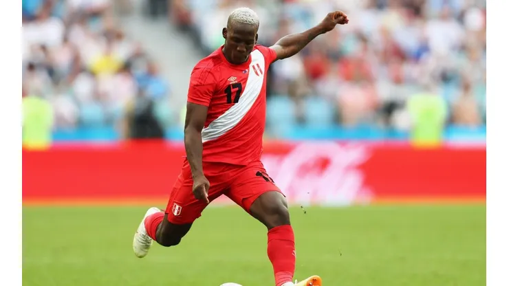 Luis Advíncula tiene ofertas desde Europa. (Foto: Getty)