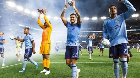 Matarrita (22) y Wallace (23) festejaron en su retorno a la acción en Yankee Stadium