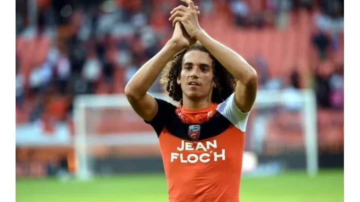 Matteo Guendouzi con la camiseta de Lorient.