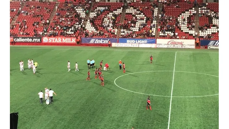 El nuevo césped artificial del estadio Caliente fue el escenario del reto