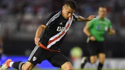 Carlos Auzqui con la camiseta de River Plate.