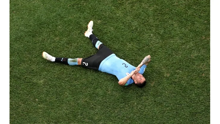 DESTRUIDO. La tristeza de José María Giménez tras la eliminación de Uruguay del Mundial (Foto: Getty).