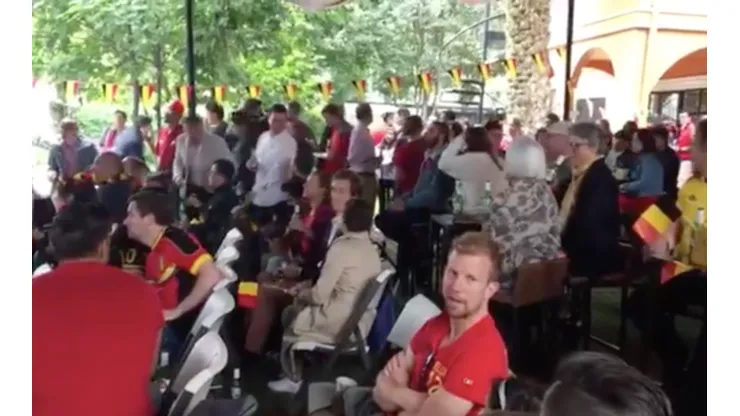 Comunidad de Bélgica en México se juntaron en la embajada a ver el partido ante Brasil.