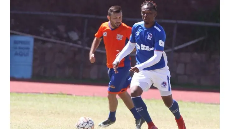 El volante se ganó un puesto en el eterno rival de su ex equipo