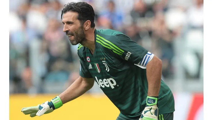 El PSG presentó a Gianluigi Buffon
