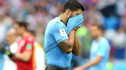 LA TRISTEZA DE LUCHO. Suárez llora después de la eliminación de Uruguay (Foto: Getty).