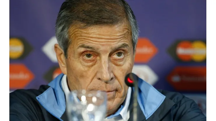 El "Maestro" Tabárez sabe que será difícil el trabajo para contener la ofensiva de Francia.