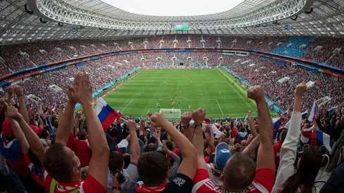 CADA DOS AÑOS. El festejos de los fanáticos rusos en el partido inaugural contra Arabia Saudita (Foto: Getty).