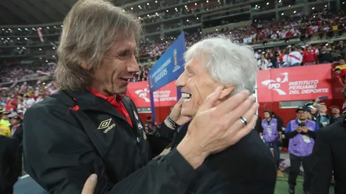 HISTORIA PURA. Ricardo Gareca y José Pekerman en las Eliminatorias rumbo a Rusia 2018 (Foto: Getty).