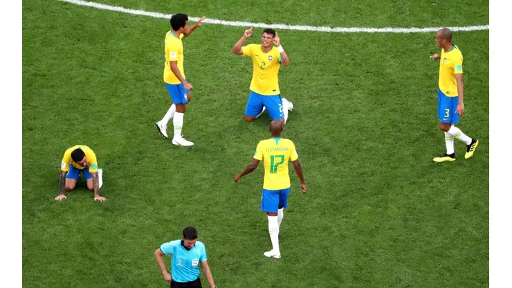 Previo a los cuartos de final, hay preocupación en Brasil por los dolores de Paulinho