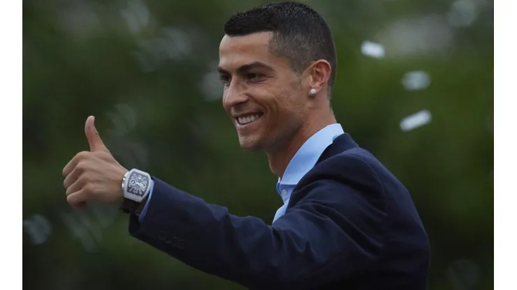 Cristiano Ronaldo sonríe