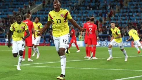 Yerry Mina celebra su tanto ante Inglaterra.
