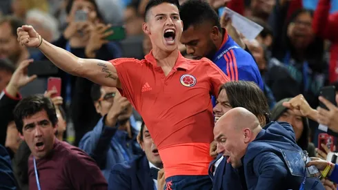 James enloqueció en la tribuna de Colombia