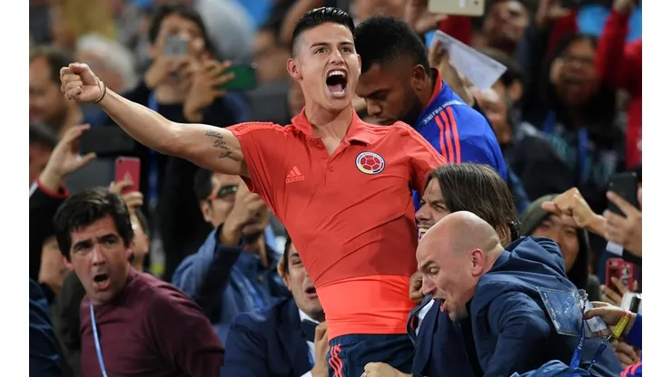 James enloqueció en la tribuna de Colombia