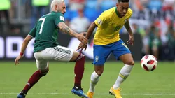 LUCHADO. El 10 le sacó ventajas al 7 en el segundo tiempo. (Foto: Getty).