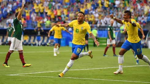 Neymar anotó su segundo gol en el Mundial y sacó a México de Rusia.