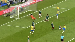 Memo Ochoa se la volvió a sacar a Coutinho.